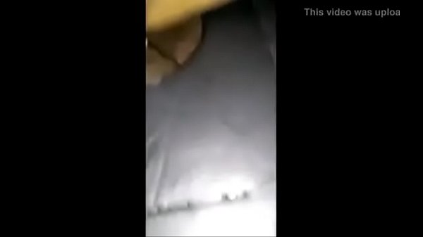 Ninfetinha safada dando pros malandros na praça